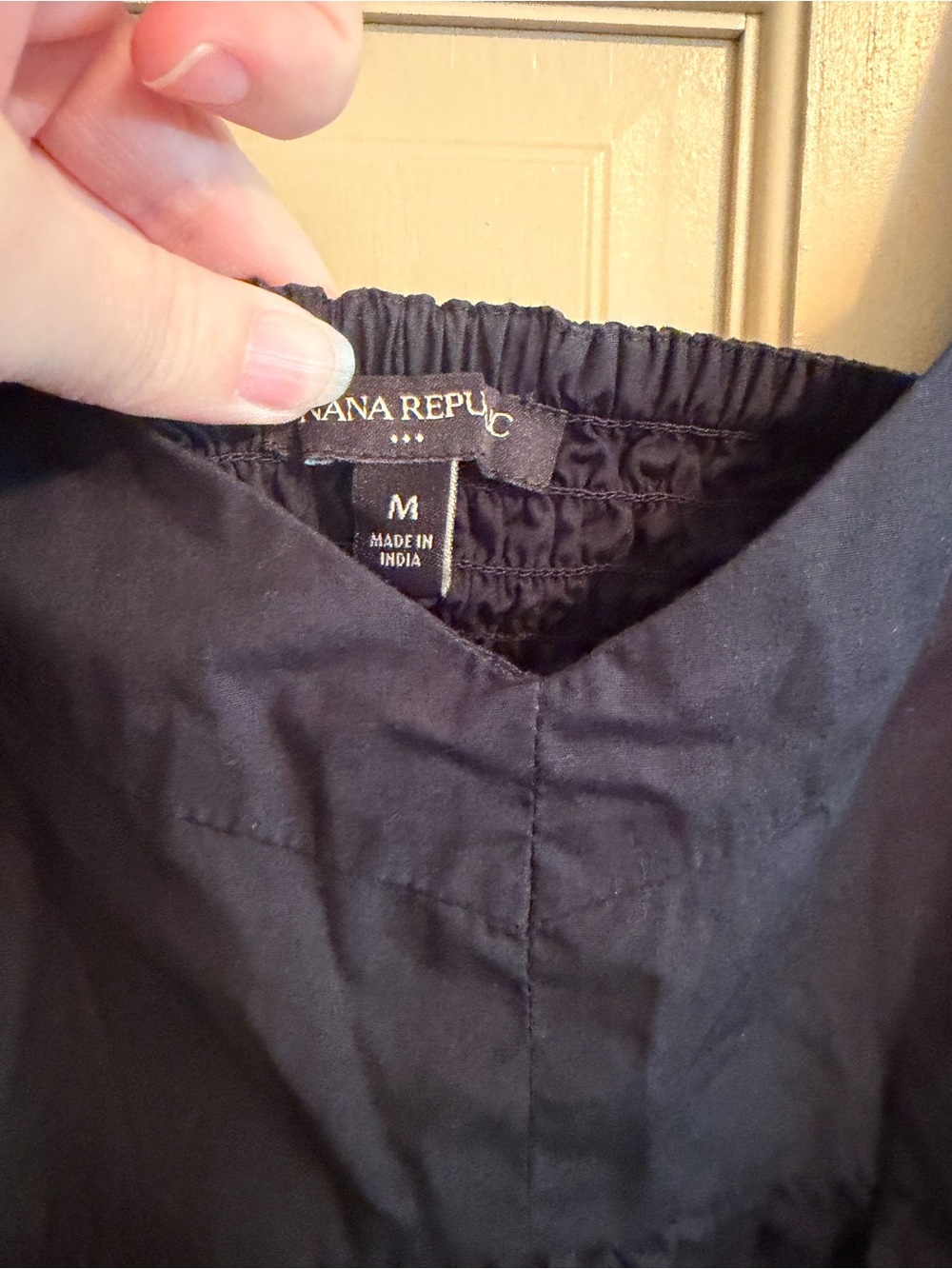 Banana Republic Black Peplum Puff-Sleeve Blouse with Sweatheart neckline - Picture 4 of 10